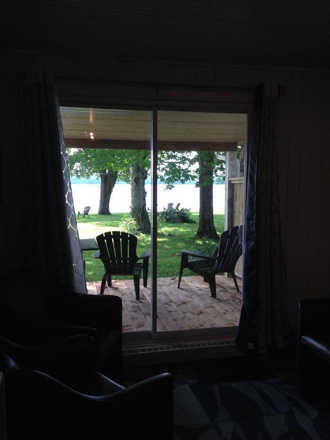 Auberge Les Blancs Moutons Saint-Laurent-de-l'ile d'Orleans Exterior foto
